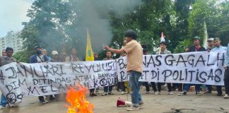 Unjuk Rasa Mahasiswa Kembali digelar di Depan Baznas