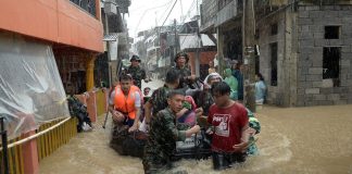 Dampak usai Banjir Manado : Ribuan Rumah rusak dan Warga terpaksa mengungsi.