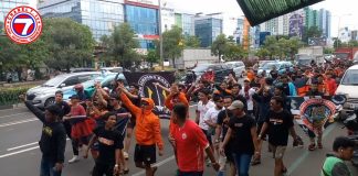 Persija VS Barito Putera Hari ini, Puluhan Penggemar meramaikan Jalanan Bekasi.