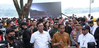 Kehadiran Presiden RI menyaksikan F1H2O Powerboat Danau Toba 2023.