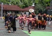 Melalui Seni Budaya, Rakyat dan TNI Bersatu