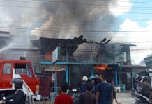 Si Jago merah Hanguskan Delapan Ruko Pertokoan Nyaris Ludes Terbakar, Di Jalan MT. Hartono KM 5 Sintang