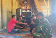 Berkah Ramadhan, Satgas Pamtas Yonif 645/GTY Kembali Terima Senpi Rakitan dari Warga Perbatasan