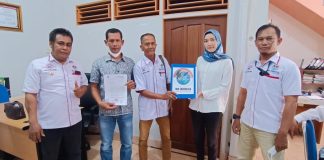 DPD IWO INDONESIA Kabupaten Kubu Raya Resmi Menyerahkan Berkas Dokumen Pendirian Ikatan Wartawan Indonesia di KESBANGPOL Kubu Raya.