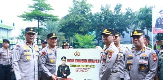 Ribuan Paket Sembako Dari Kapolri Disebar ke Masyarakat Di Slum Area Jaksel