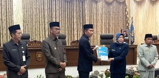 Kediatan Rapat Paripurna 1 Dalam Rangka Penyampaian di Pimpin Ketua DPRD Barito Utara