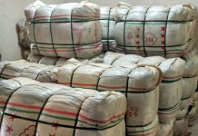 Polda Metro Jaya Menyita Ratusan Balpress Baju Bekas Dari Korea dan Amerika