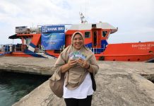 Gunakan Teras Kapal di Momen Ramadan, BRI Layani Penukaran Uang di Kepulauan Seribu