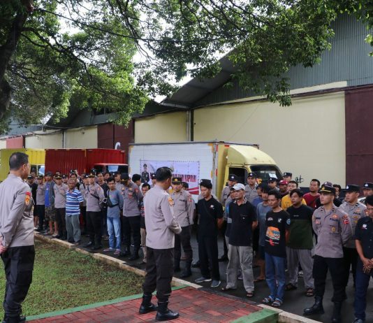 30 Ribu Paket Sembako dari Kapolri Diserahkan ke Persis Wilayah Jakarta, Banten dan Jabar