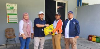 Warga Dapatkan Sembako Gratis Dari PT. Witan Presisi Indonesia