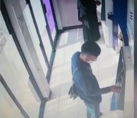 Pelaku Pembobolan ATM Terpergok saat melakukan Aksinya