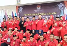 PDI Perjuangan DPC Kabupaten Bekasi menyerahkan dokumen Bakal Calon Legislatif Dewan Perwakilan Rakyat Daerah Kabupaten Bekasi di 2024