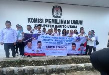Ketua DPD Persatuan Indonesia Partai Perindo Barito Utara Serahkan dokumen Bacaleg ke KPU