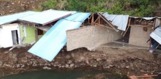 Longsor di Pinggir Danau Toba. 2 Rumah Rusak, 1 Unit Mobil ikut Hanyut