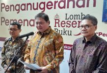 Penganugerahan Pemenang Lomba Resensi Buku “Pembiayaan UMKM” Karya Airlangga Hartarto