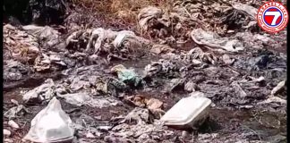 Truk Sampah DKI Jakarta Cemari Jalan Protokol di Bekasi. tpu bANTAR gEBANG