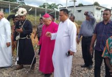 Kunjungan Uskup Agung Merauke Di Waropko, Pastor : Satgas Yonif 725/Wrg Pantas Dihormati