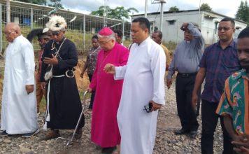 Kunjungan Uskup Agung Merauke Di Waropko, Pastor : Satgas Yonif 725/Wrg Pantas Dihormati