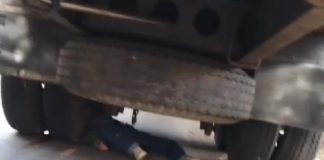 Diduga Gagal Nyalip, Pemotor Tewas Terlindas Truk Tronton di Kalimalang Bekasi