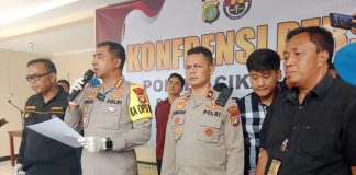 Polres Metro Bekasi Ungkap Kasus Kaka Bunuh Adik Kandung