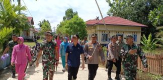 Kodim 1013/Mtw, PJ Bupati dan Kapolres Barito Utara Laksanakan Bakti Sosial di Lokasi Bencana Banjir