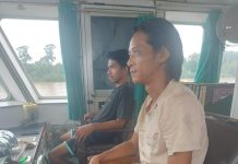 Kapal Tongkang batubara Yang melintas di wilayah Kecamatan Montallat. Kelurahan Tumpung laung, ada masalah