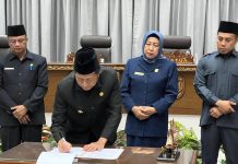 PJ Bupati Barito Utara Sampaikan Rancangan APBD Perubahan TA 2024 pada Rapat Paripurna I DPRD
