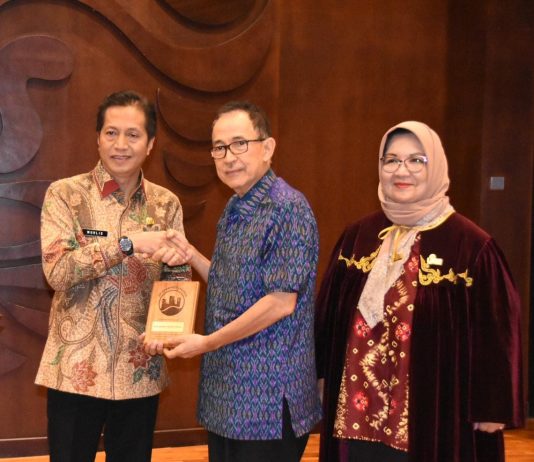Penobatan Kabupaten Barito Utara Sebagai Kabupaten Yang Paling Berkelanjutan Untuk Tata Kelola Air dalam UI Green City Matri