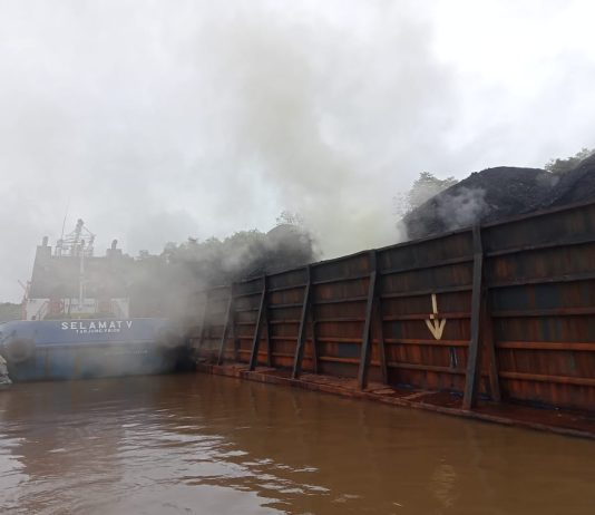 Terdampak Polusi kebakaran Batu Bara warga masyarakat Kelurahan Tumpung Laung