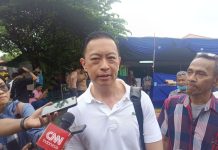 Menjadi tersangka dugaan kasus impor gula, Tom Lembong ditahan Kejaksaan Agung.