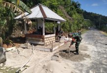 Babinsa Batu Lepuk Bantu Rehab Pos Kamling, Tekankan Pentingnya Keamanan Lingkungan