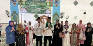 Pemkab Barut Salurkan Hibah Rp1 Miliar dalam Safari Ramadhan di Masjid Al Munawarah