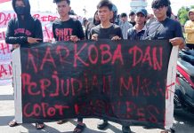 Warga Gelar Aksi Unjuk Rasa di Depan Mapolres, Desak Pencopotan Kapolres dan Penertiban Penyakit Masyarakat