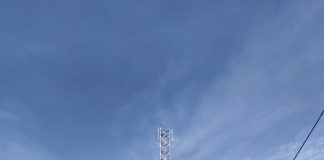 Heboh….!!! Izin Belum Ada, Pembangunan Tower Terus Berjalan Pekerja Tak Gunakan Alat Safety, Camat: Izin PBG Urusan Dinas Perkim