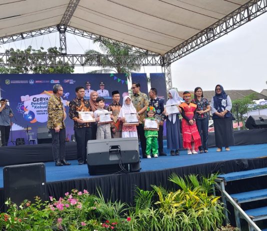 Wali Kota Medan Hadiri Gebyar Kebudayaan Anak Sekolah di Kelurahan Tangkahan